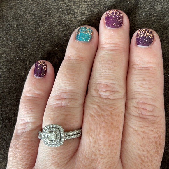 14K White Gold Engagement Ring - Picture 3 of 4